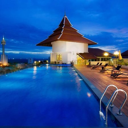 Aiyara Grand Hotel Pattaya Exterior photo