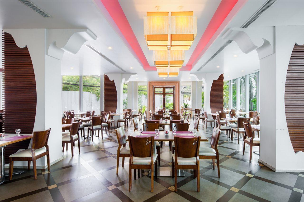 Aiyara Grand Hotel Pattaya Exterior photo