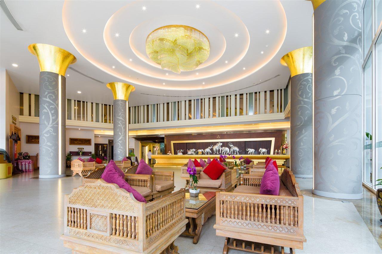 Aiyara Grand Hotel Pattaya Exterior photo