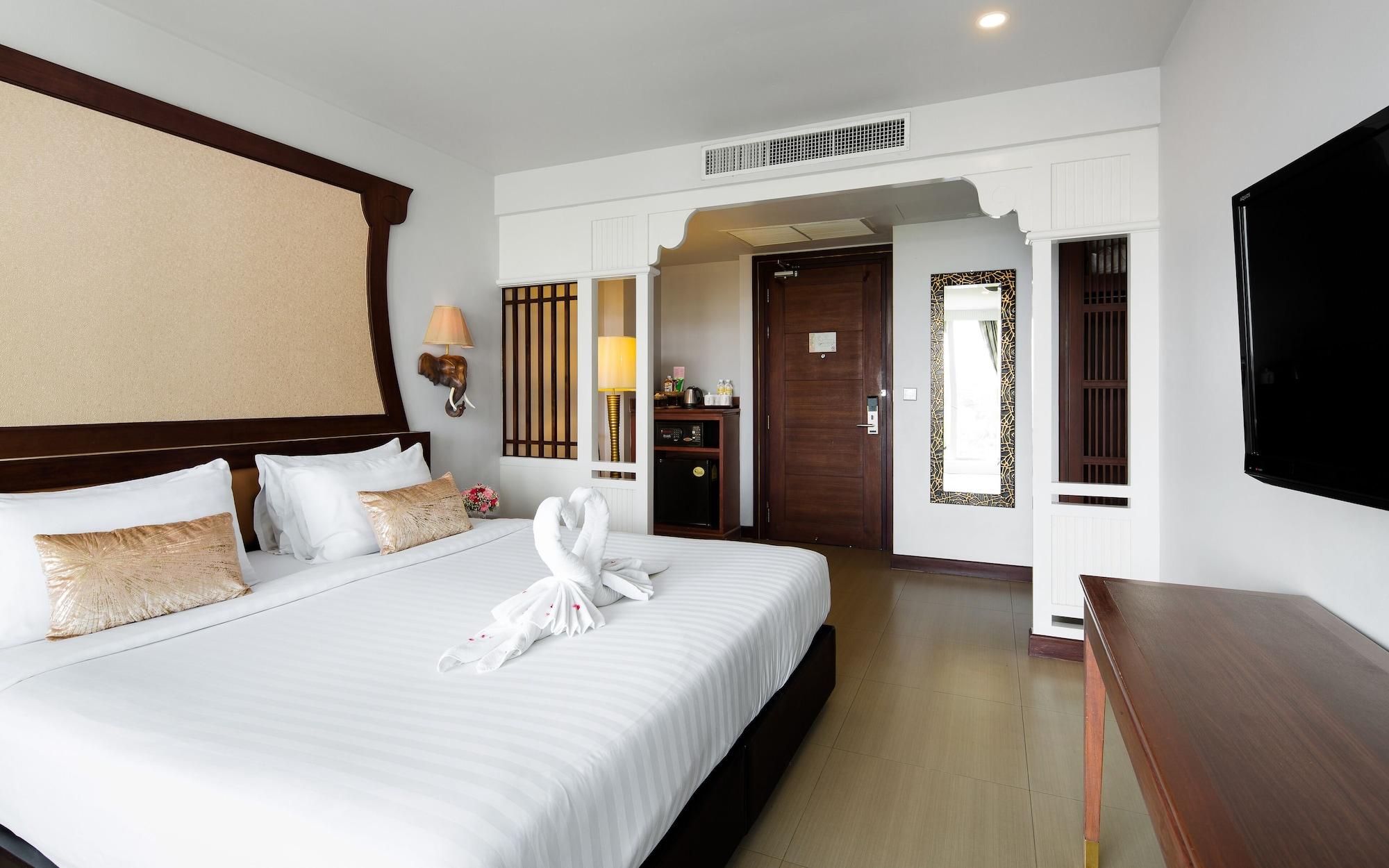 Aiyara Grand Hotel Pattaya Exterior photo