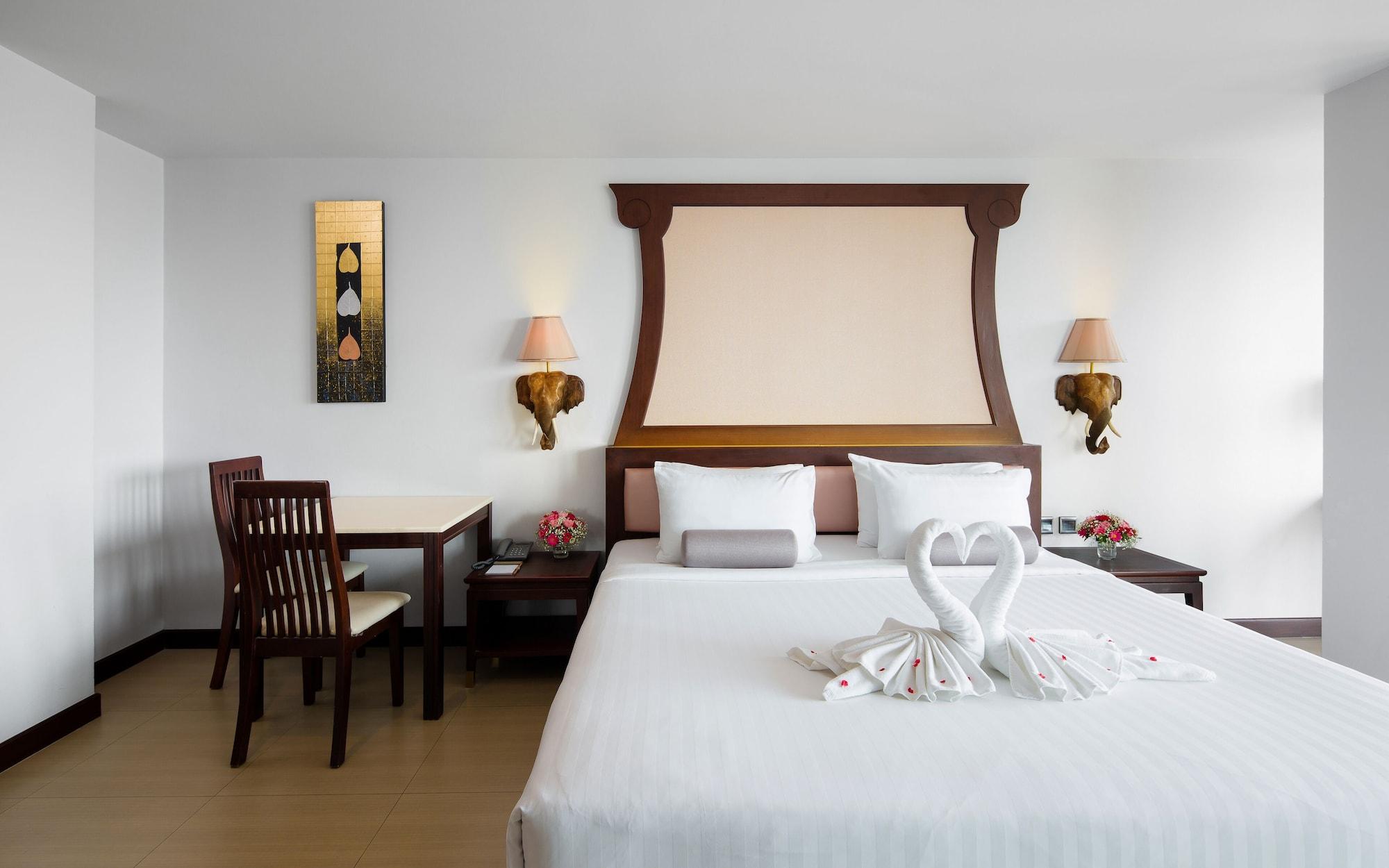 Aiyara Grand Hotel Pattaya Exterior photo