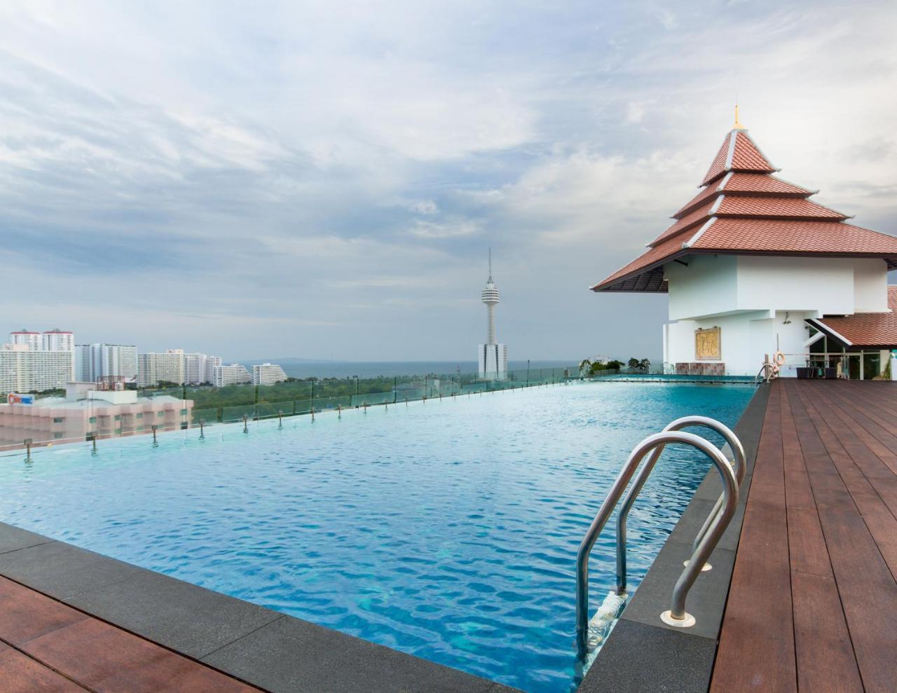 Aiyara Grand Hotel Pattaya Exterior photo