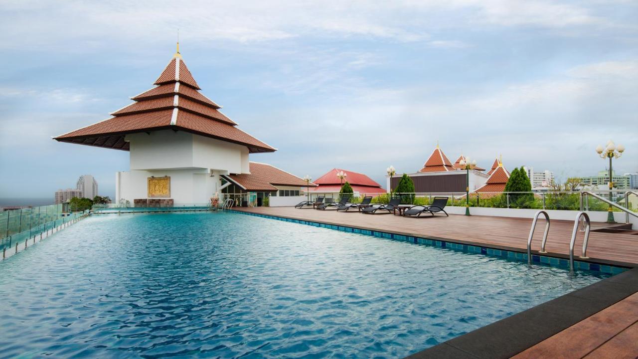 Aiyara Grand Hotel Pattaya Exterior photo