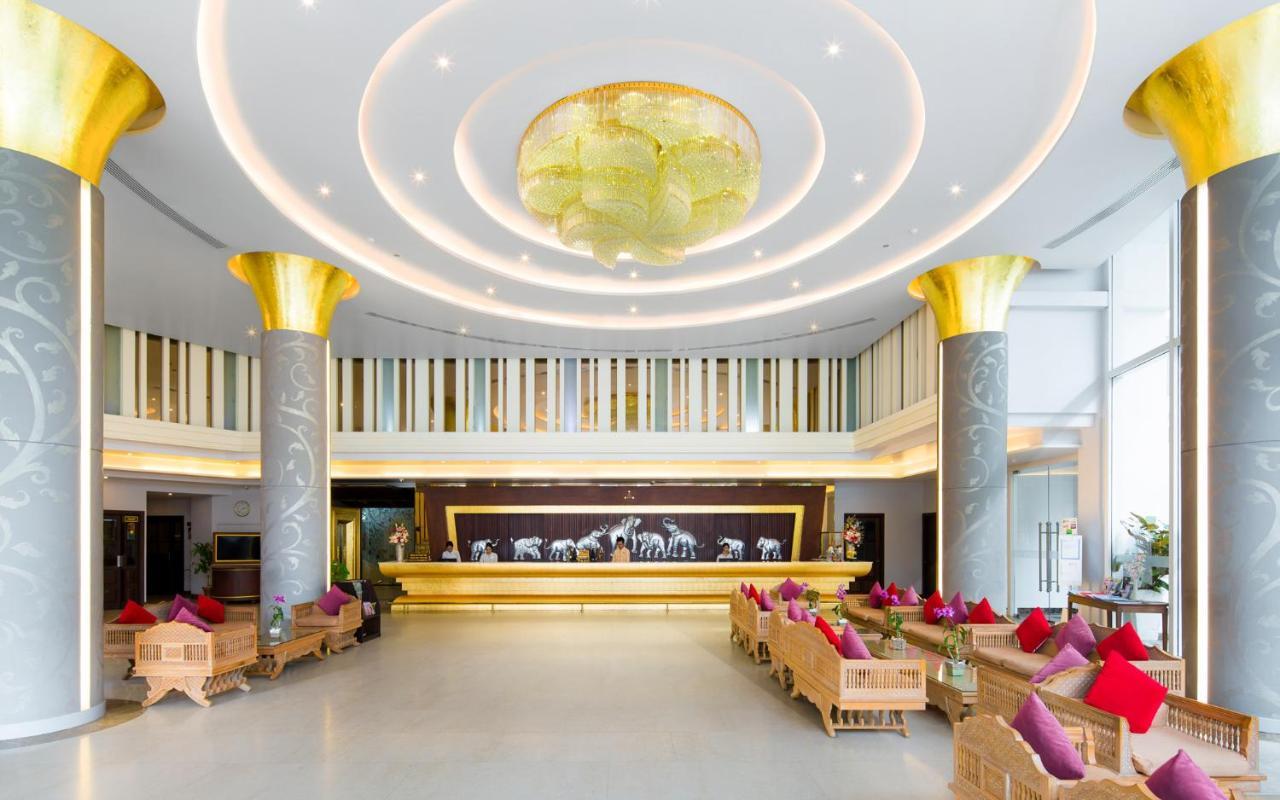Aiyara Grand Hotel Pattaya Exterior photo